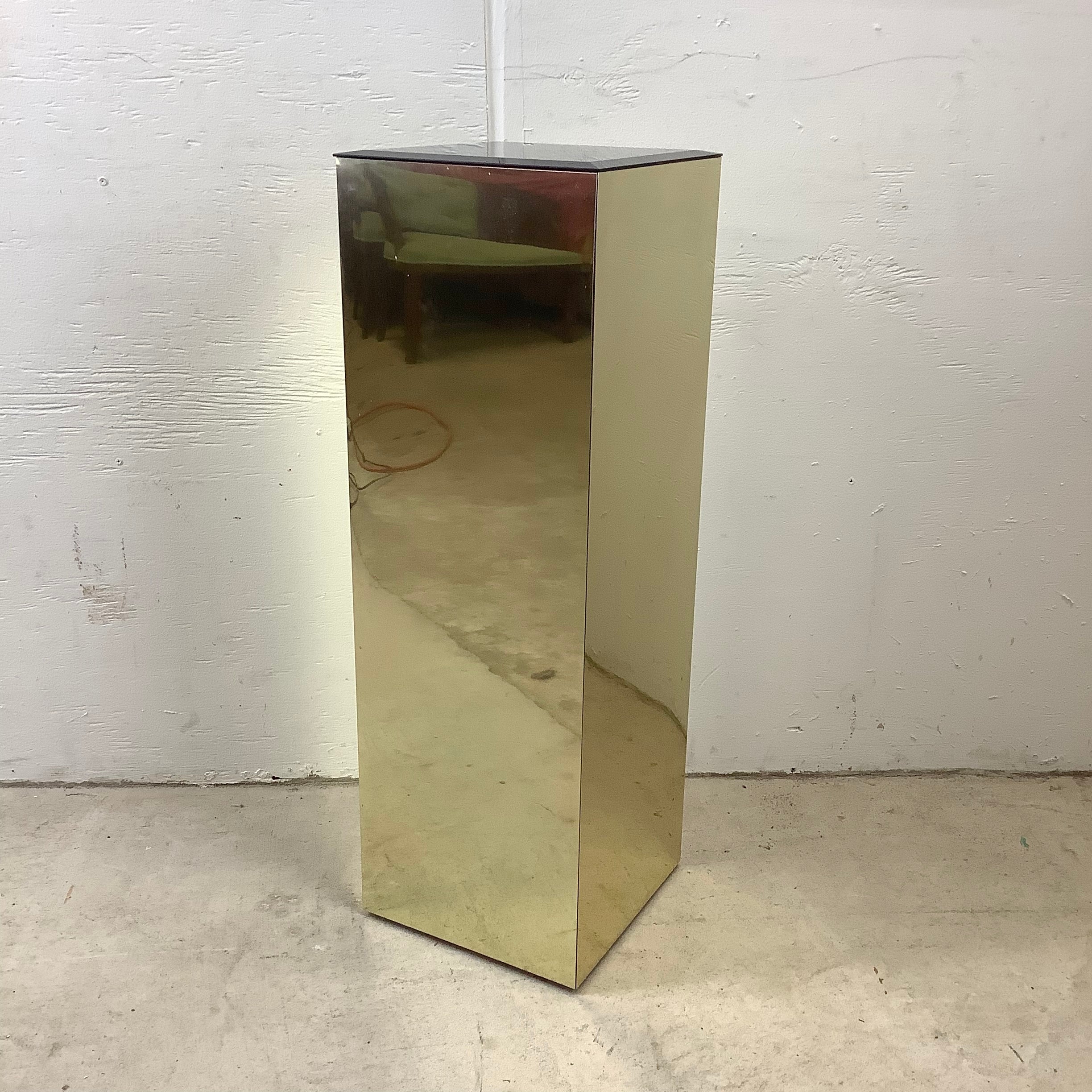 Pedestal mirror store